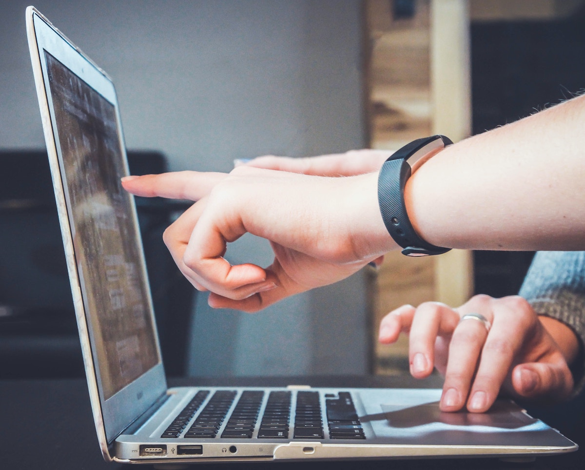 john-schnobrich-FlPc9_VocJ4-unsplash